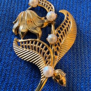 Mid Century Gold-Tone Pearl Floral Brooch - Elegant Women’s Jewelry